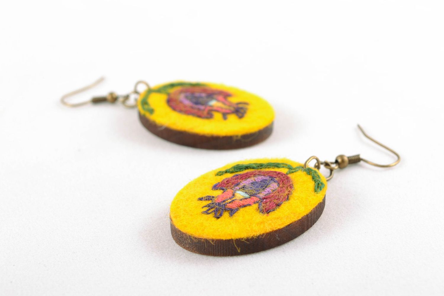 Wood and felt earrings with satin stitch embroidery photo 5