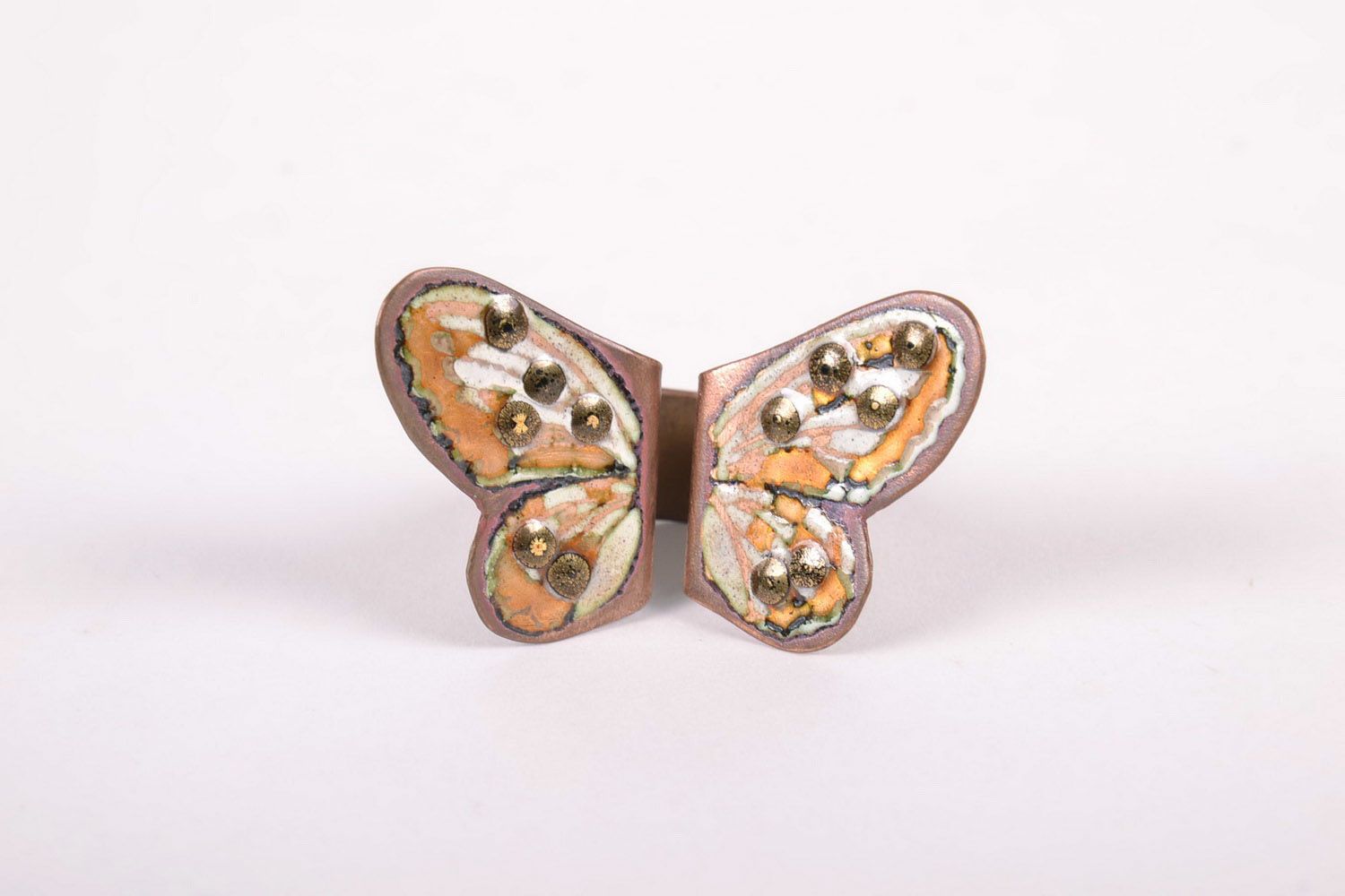 Anillo de cobre en forma de mariposa foto 2