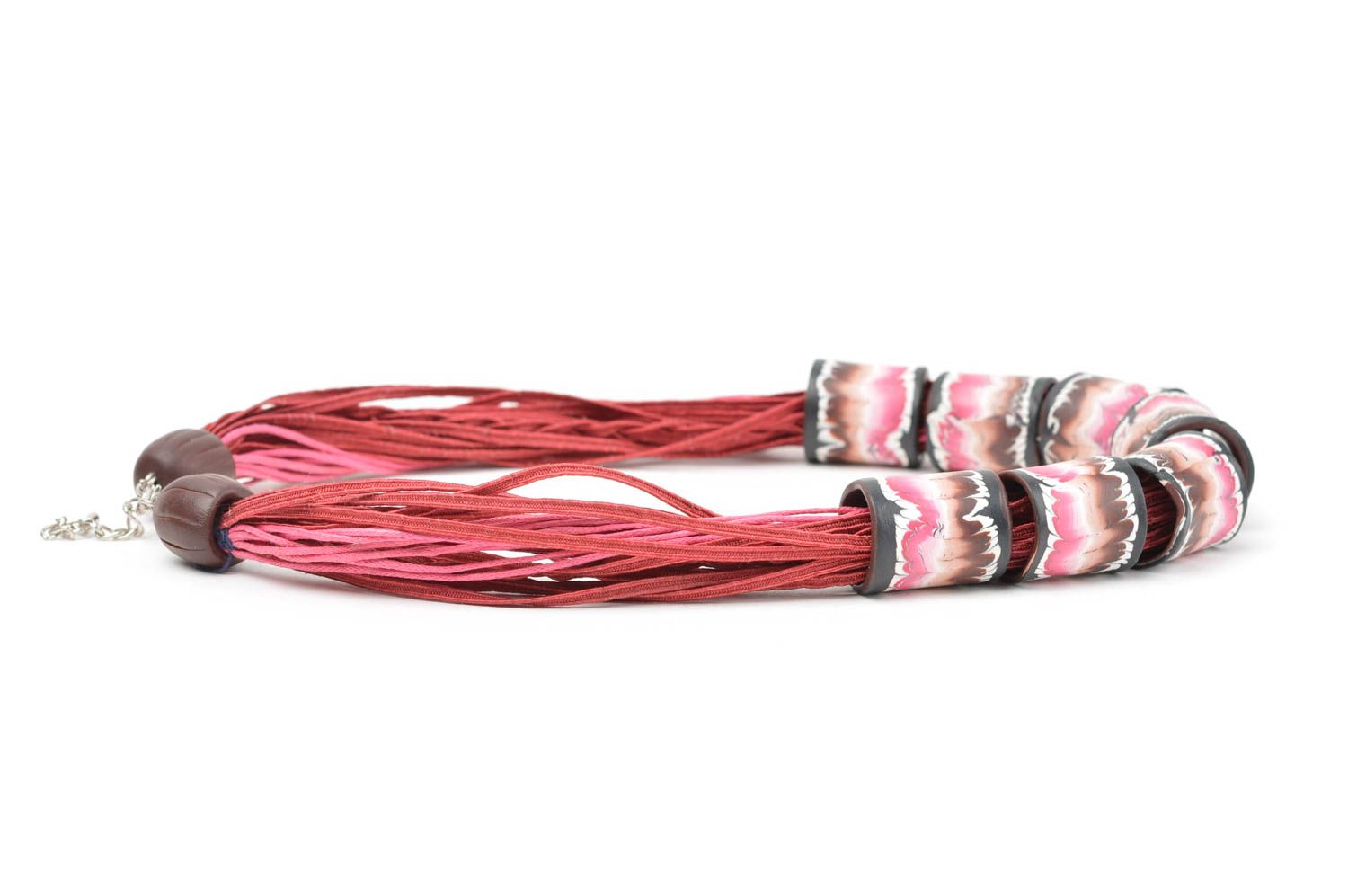 Collier en pâte polymère et cordons textiles fait main rose rouge volumineux photo 3