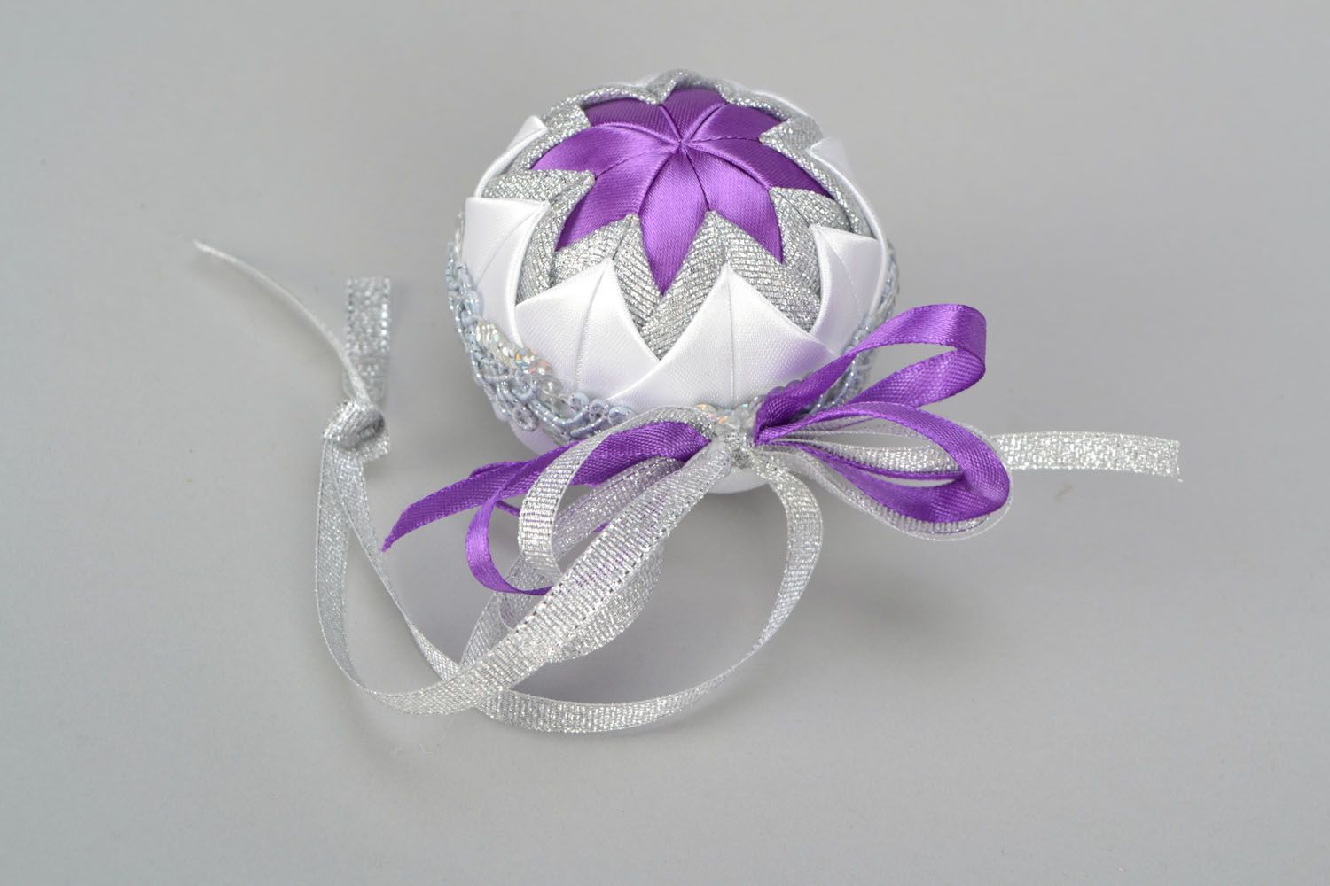 Christmas tree ball made of ribbons photo 3