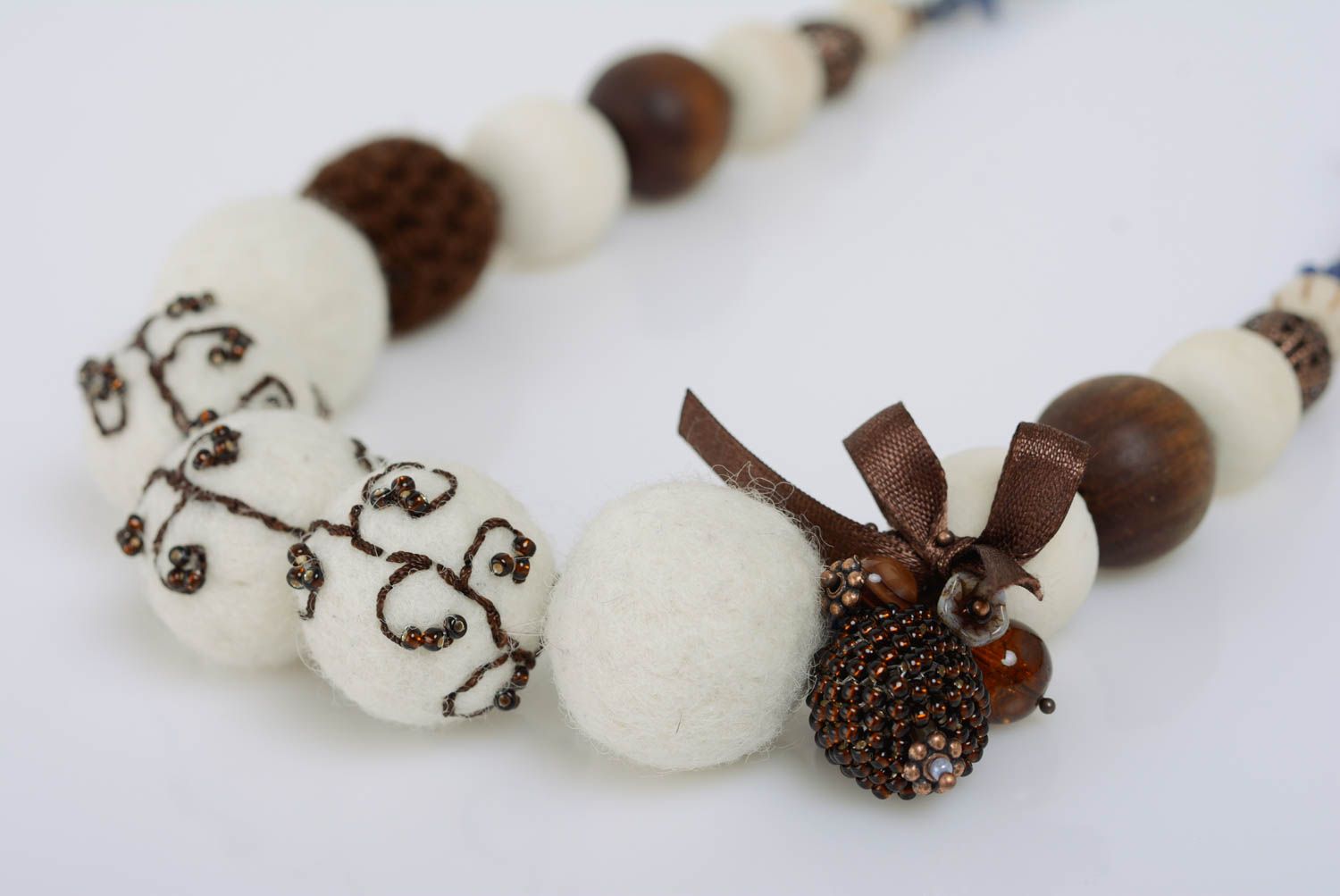 Beautiful necklace made of wool and felt white with brown handmade accessory photo 2