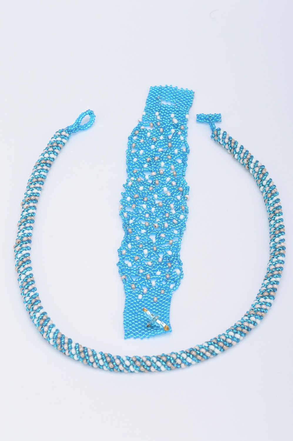 Набор украшений из бисера 2 шт колье и браслет в голубых цветах ручная работа фото 2