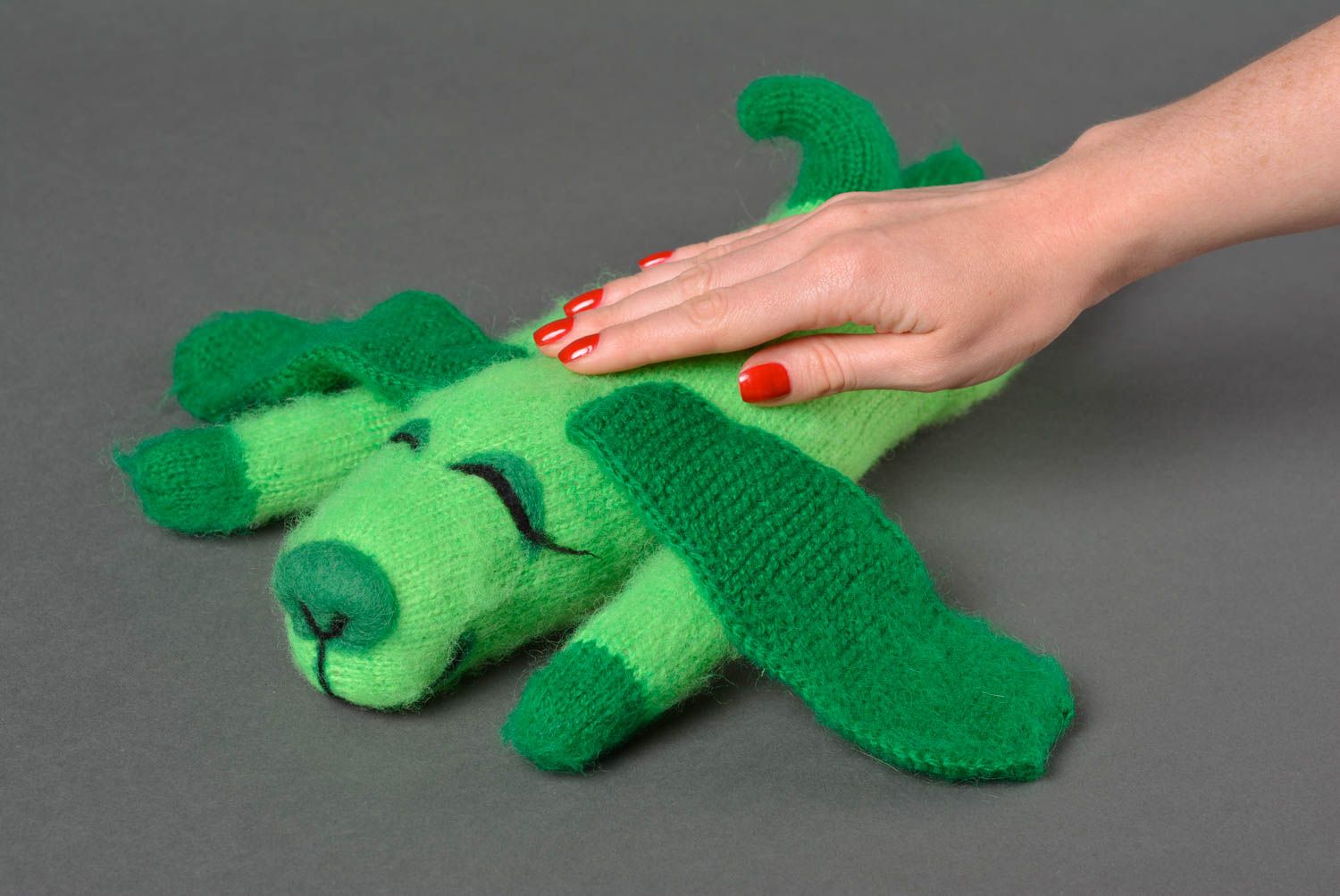 Peluche chien Jouet tricot fait main vert en laine original Décoration chambre photo 3