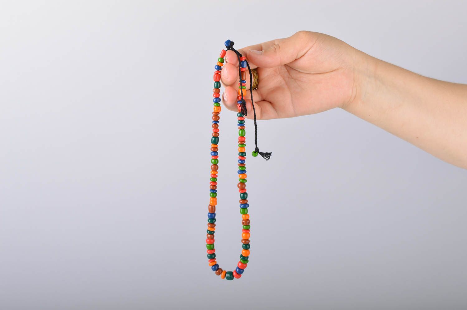 Handgemachte farbige und originelle Halskette aus Porzellan für junge Modedamen foto 5