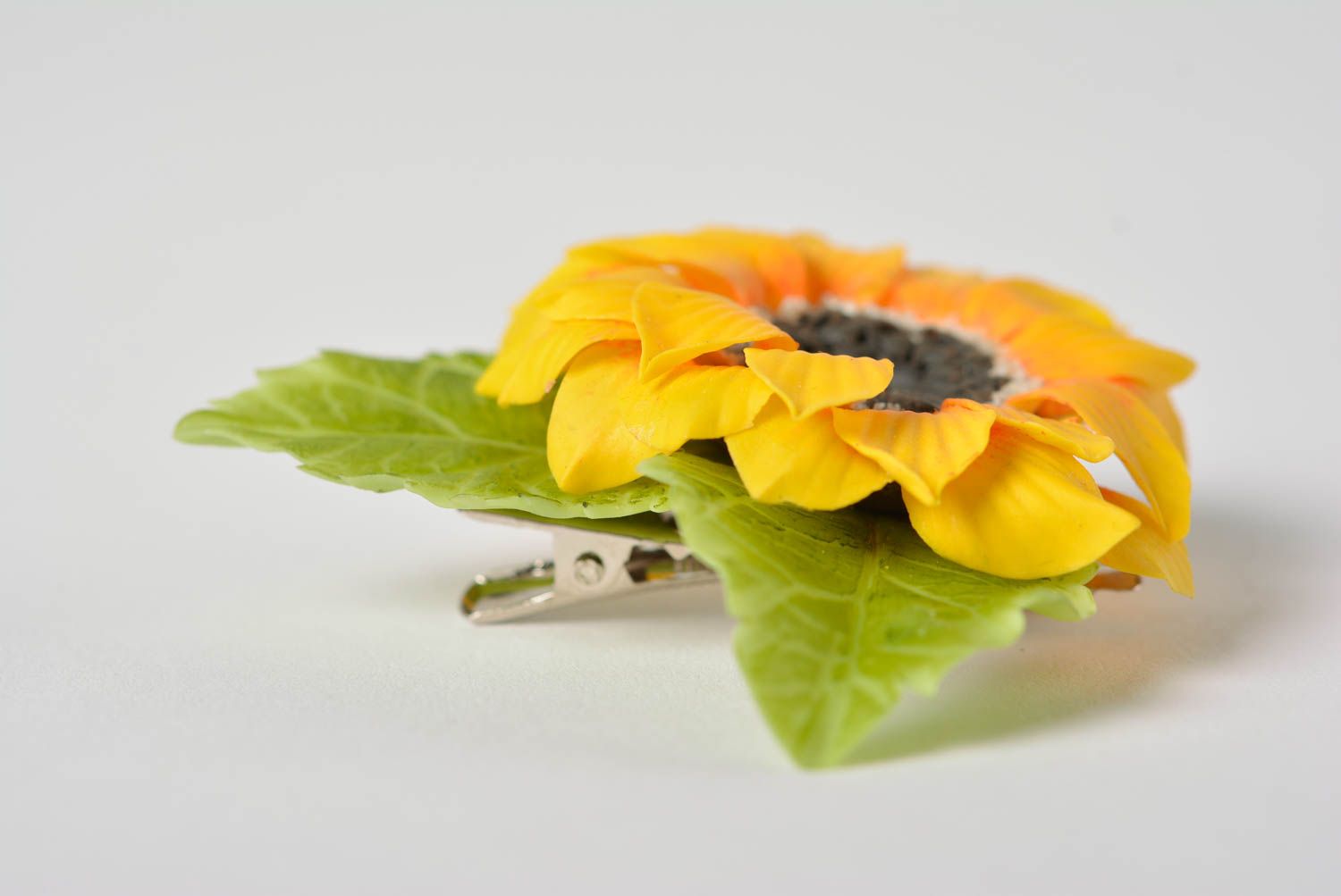 Schöne handmade Brosche Haarklammer aus Polymerton Sommerblume für Frauen foto 4