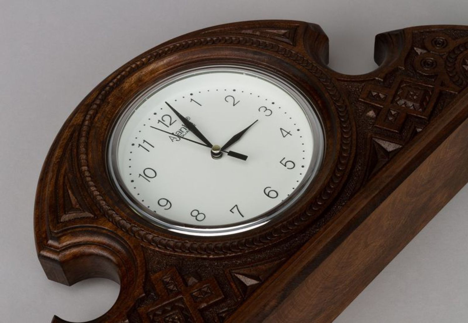 Wooden desktop clock photo 2