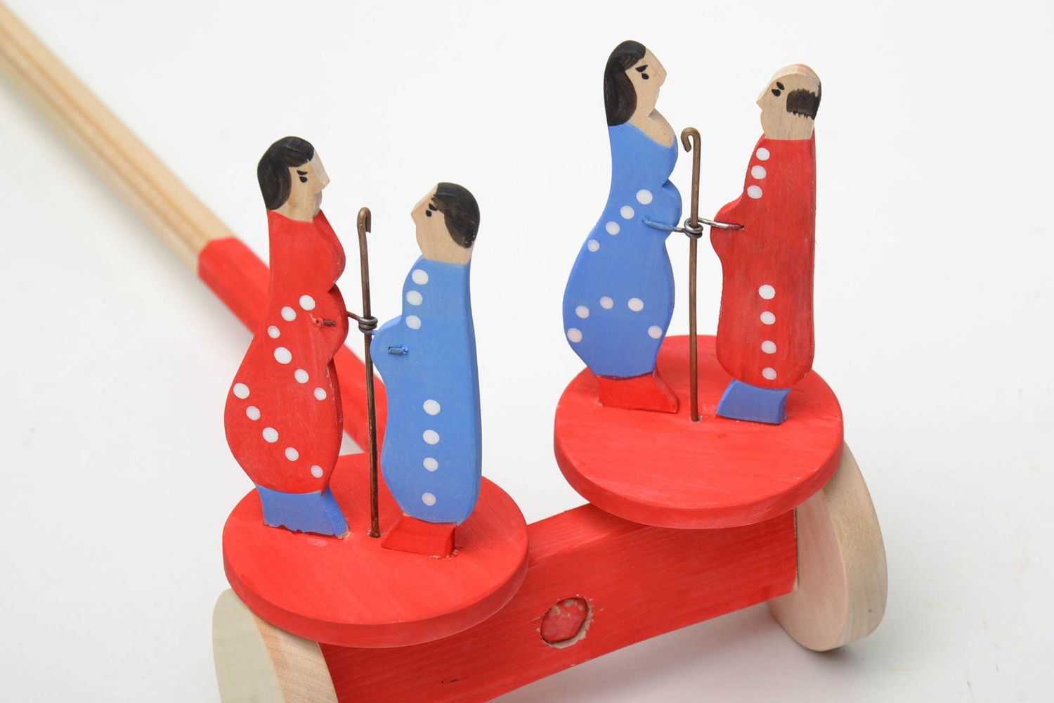 Wooden wheeled toy Citizens photo 3