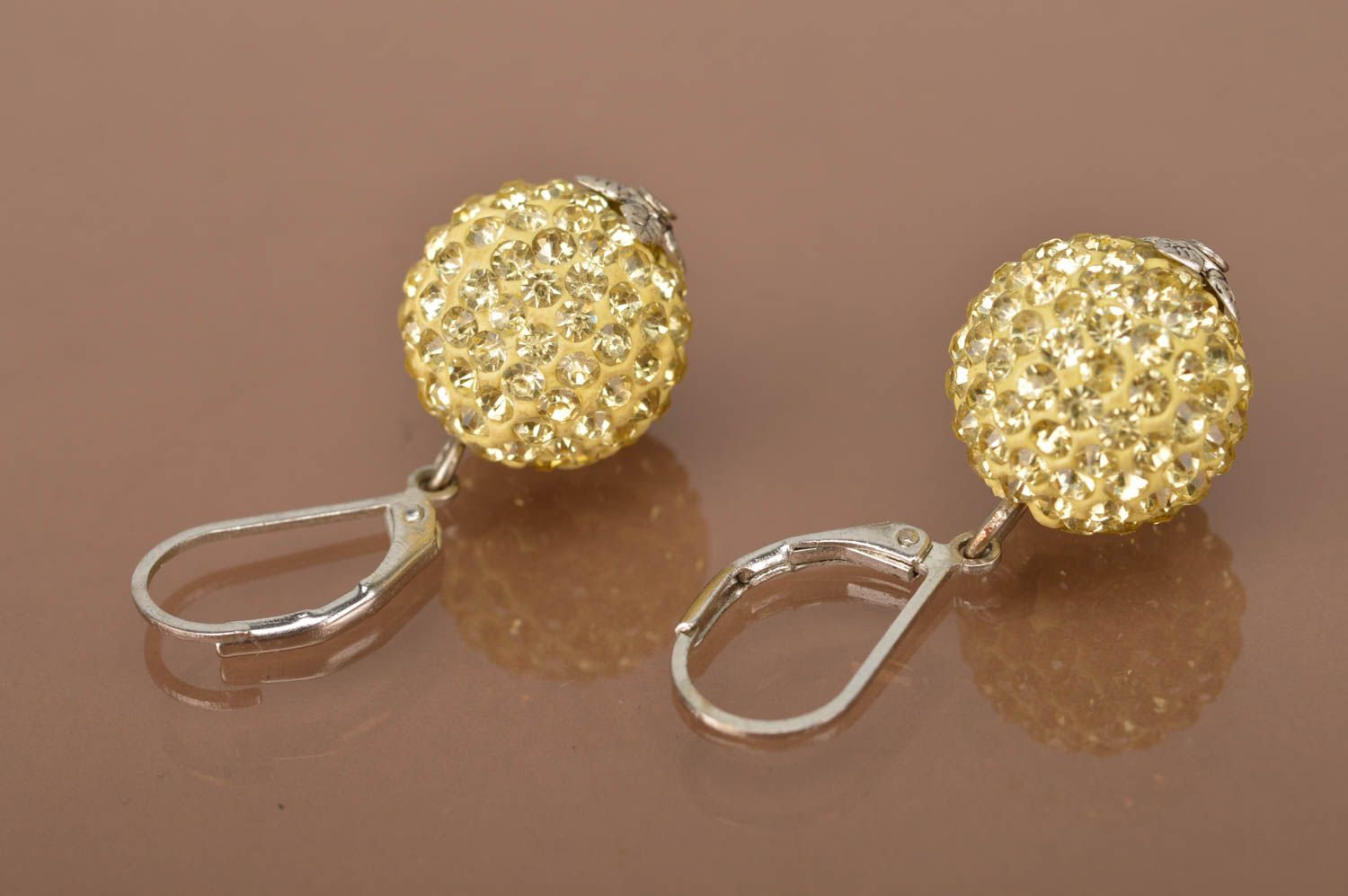 Boucles d'oreilles pendantes Bijoux fait main Cadeau pour femme boules dorées photo 3