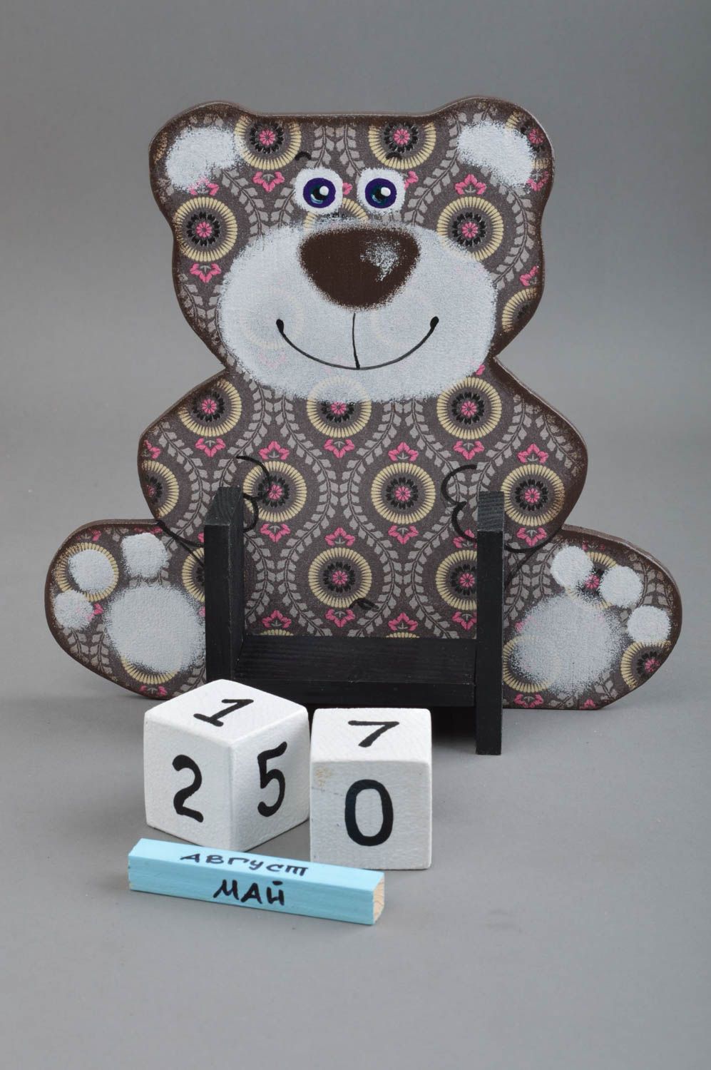 Calendrier perpétuel en bois fait main peint avec cubes pour enfant Ours à motif photo 3