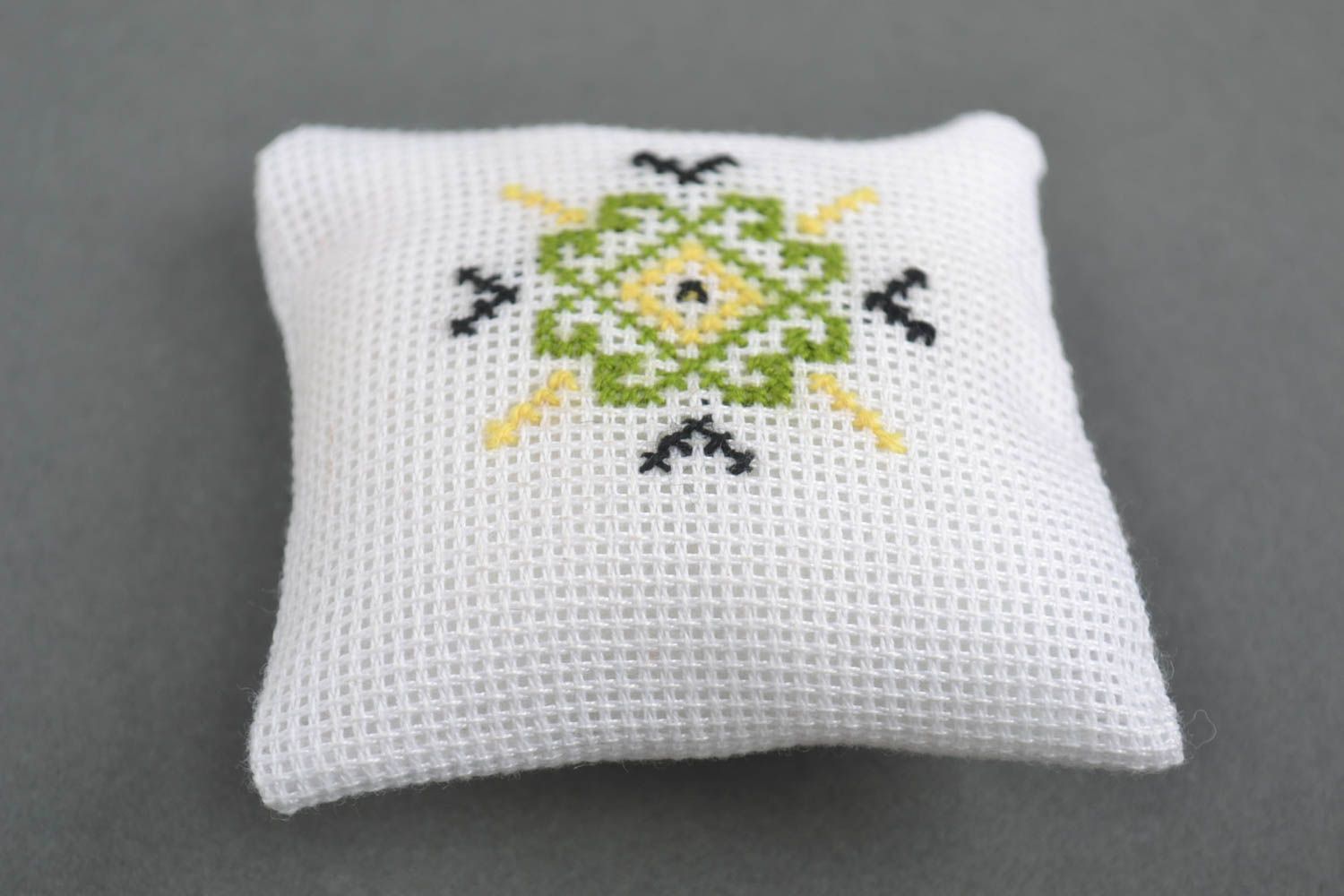 Handmade pin cushion sewing supplies embroidery kits homemade decorations photo 5