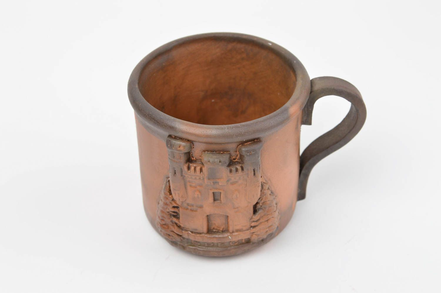 Clay coffee mug with handle and molded castle in brown color photo 2