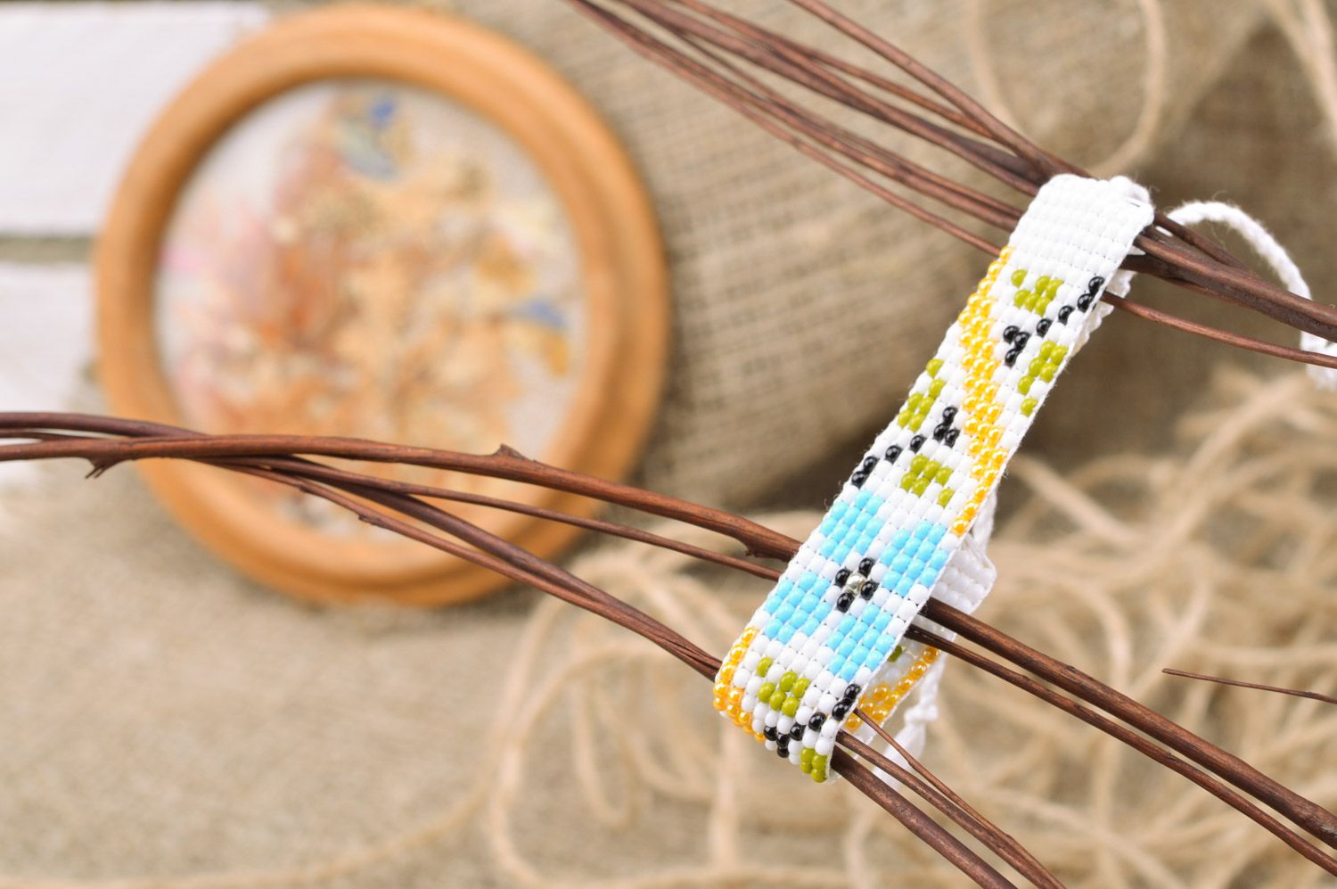 Handmade women's woven bead bracelet with ties White with Flowers photo 1