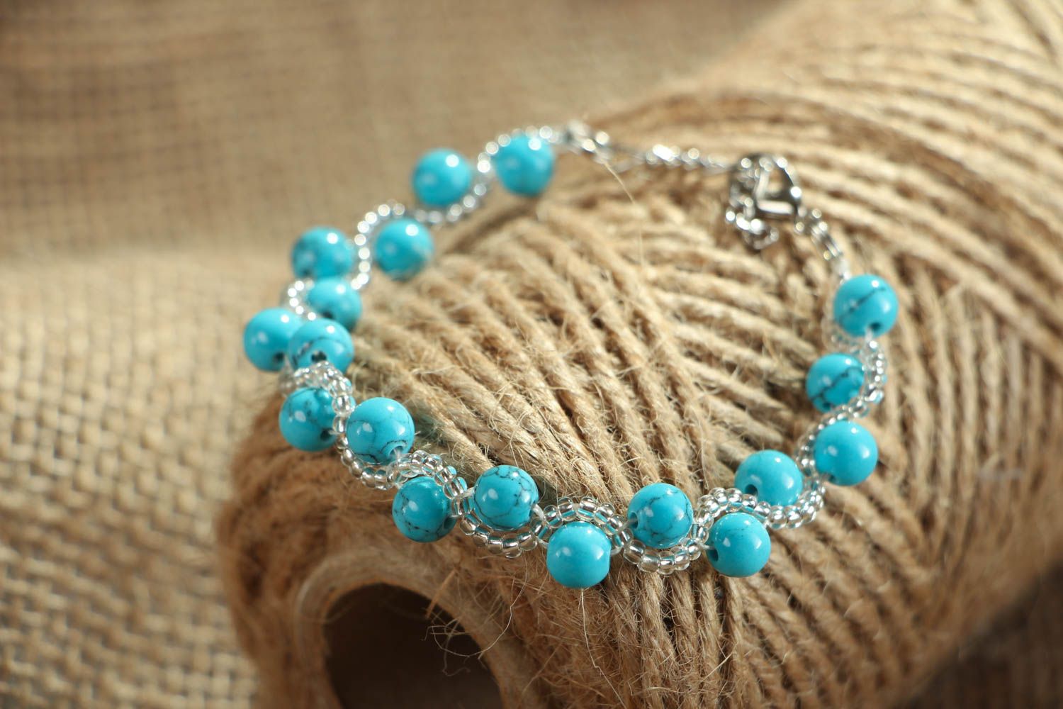Bracelet en perles turquoises original fait main photo 4