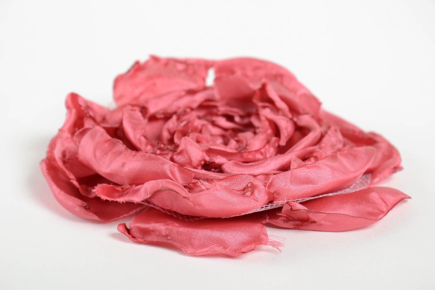 Брошь цветок из лент розовая крупная красивая нарядная стильная ручной работы фото 2