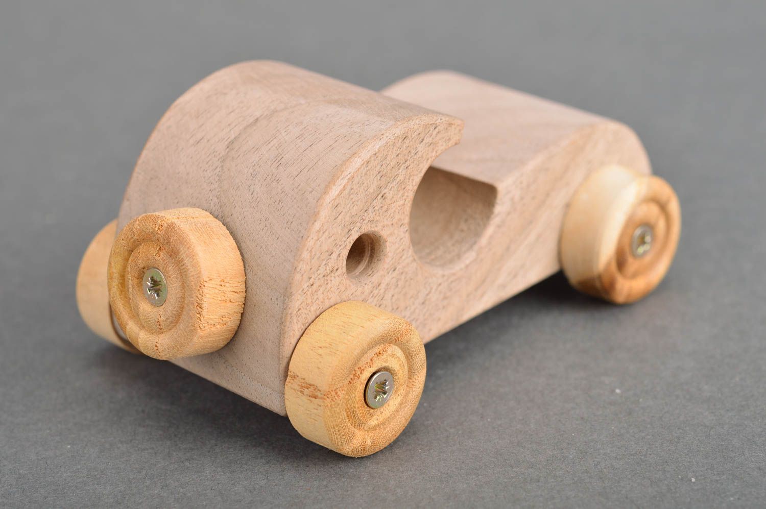 Petit jouet voiture en bois fait main écologique original pour enfants photo 3