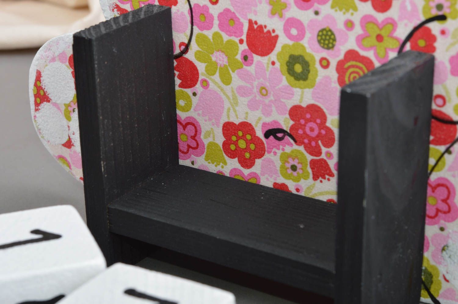 Calendrier perpétuel en bois fait main peint avec cubes pour enfant Ours floral photo 5
