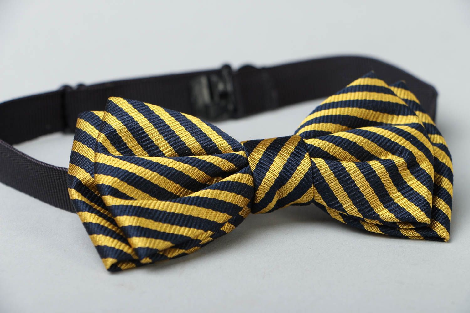 Handmade bow tie for men and women photo 2