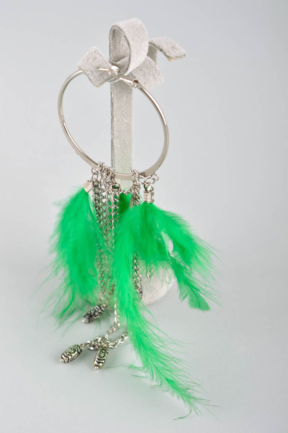 Boucle d'oreille plumes vert Bijou fait main design original Cadeau femme photo 2