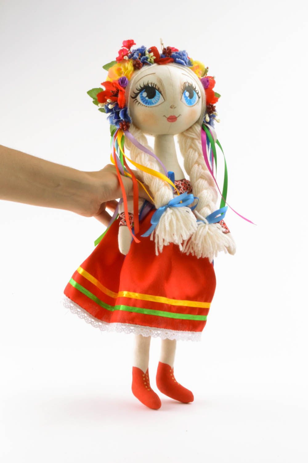 Ethno-Puppe in ukrainischer Kleidung foto 5