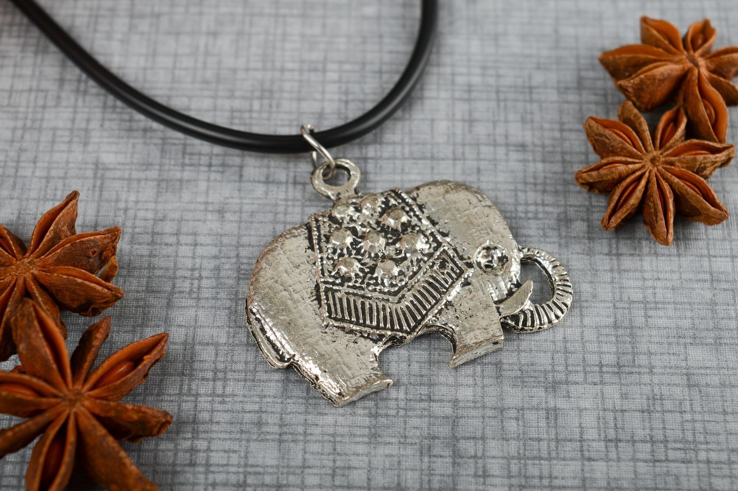 Handmade elephant pendant metal jewelry for women metal pendant for girls photo 1