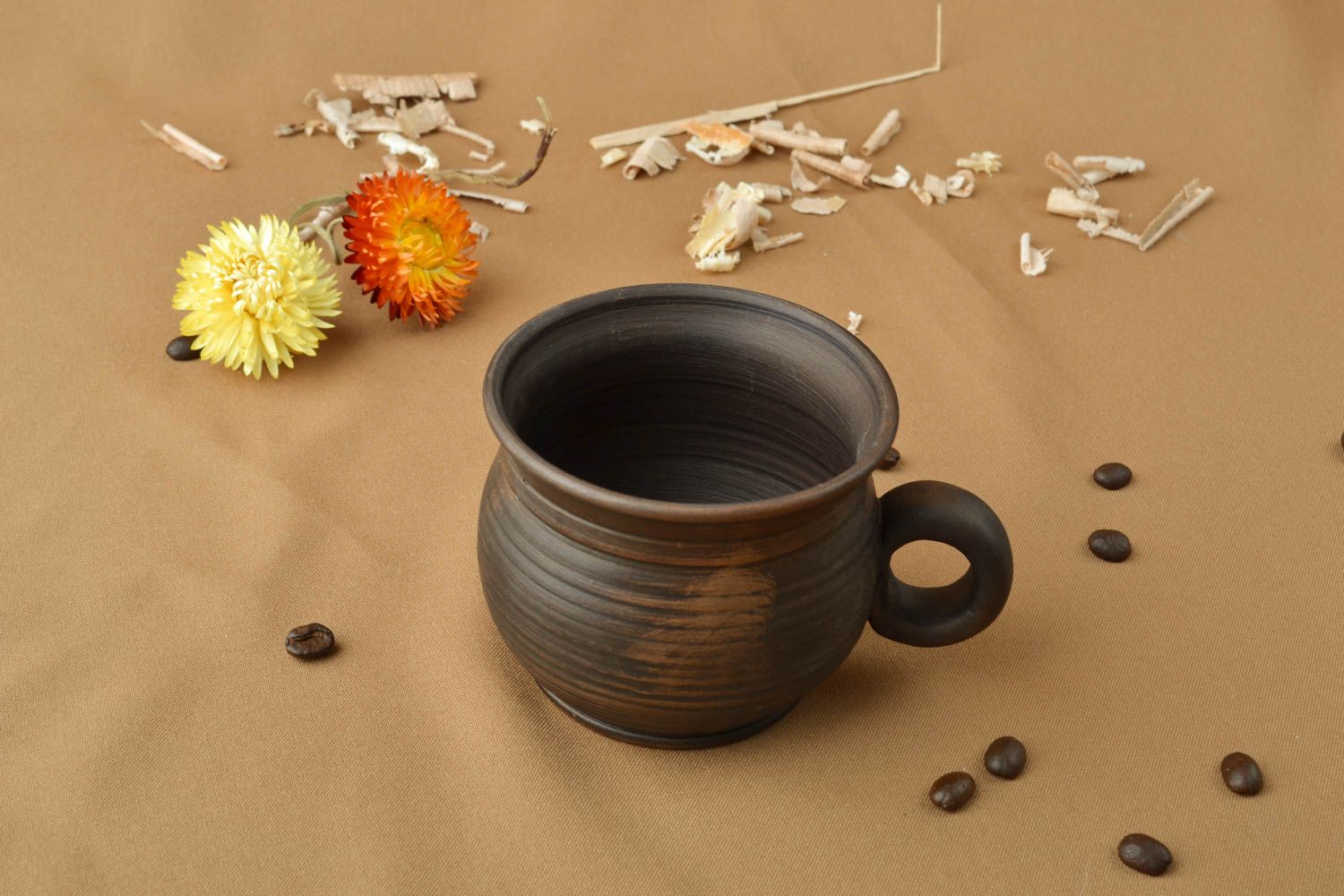 Handmade clay pottery pot-shaped brown coffee cup with handle and classic pattern photo 5