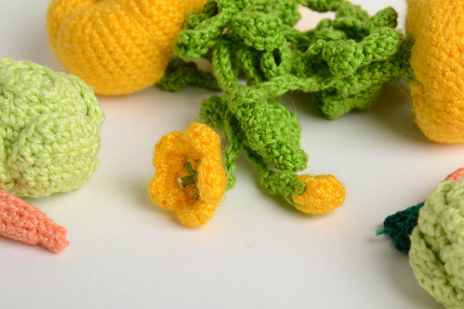 Jouets tricotés Peluches faites main en coton au crochet Cadeau enfant Légumes photo 4