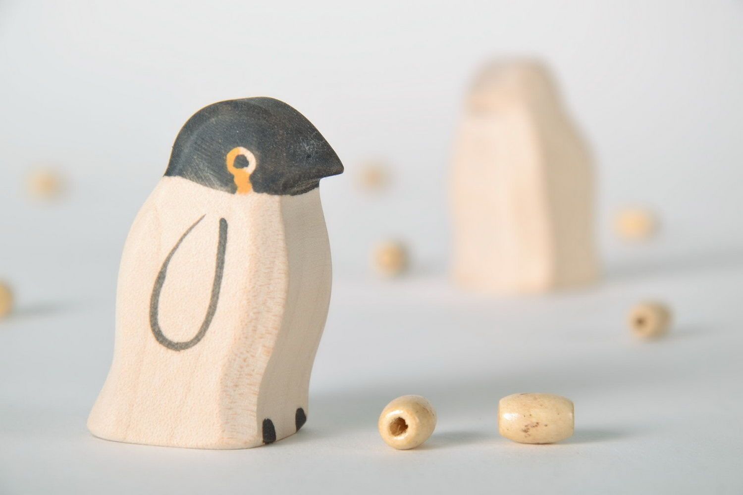 Statuette aus Holz Pinguin foto 2