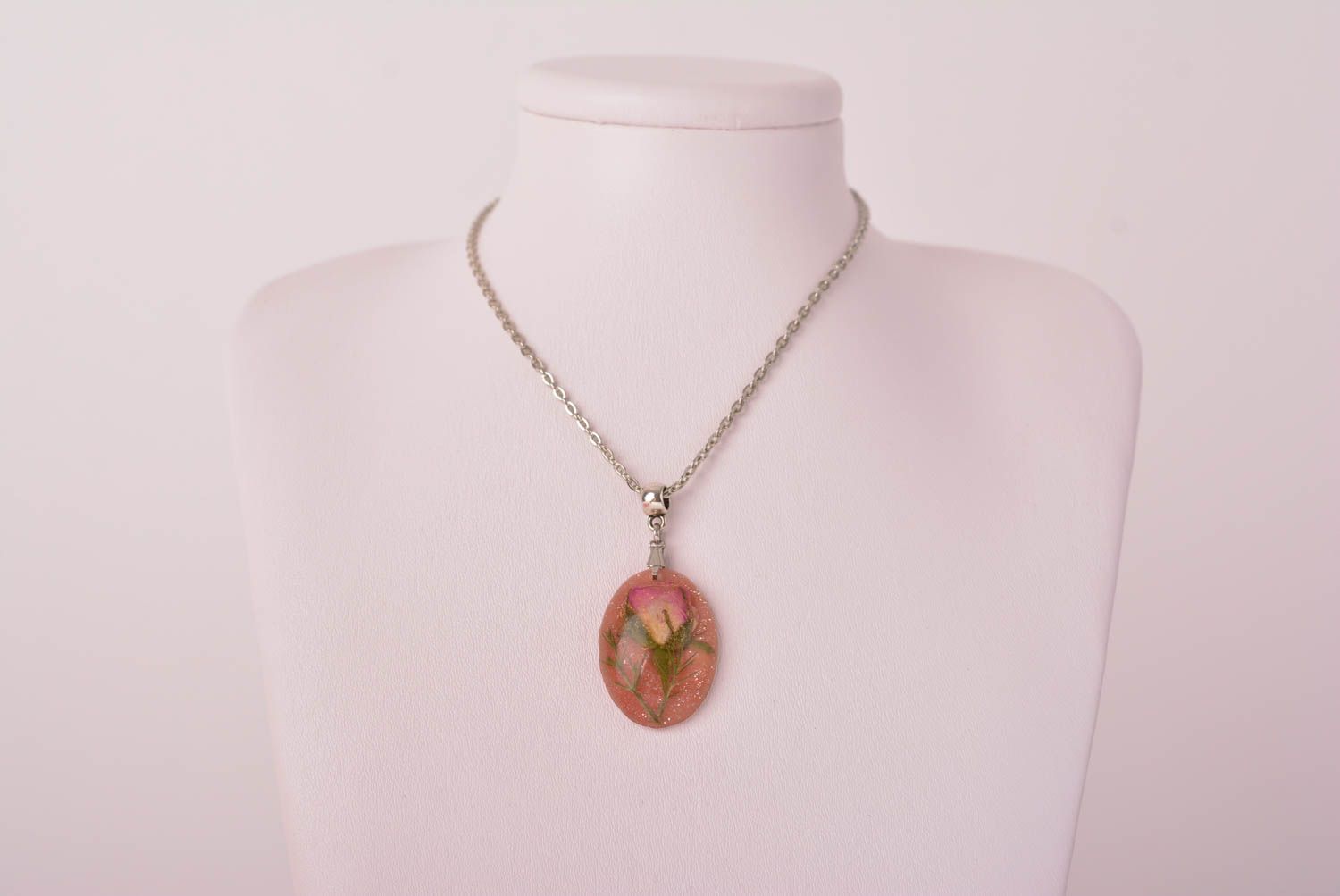 Stylish handmade flower pendant epoxy resin pendant with real flowers gift idea photo 3