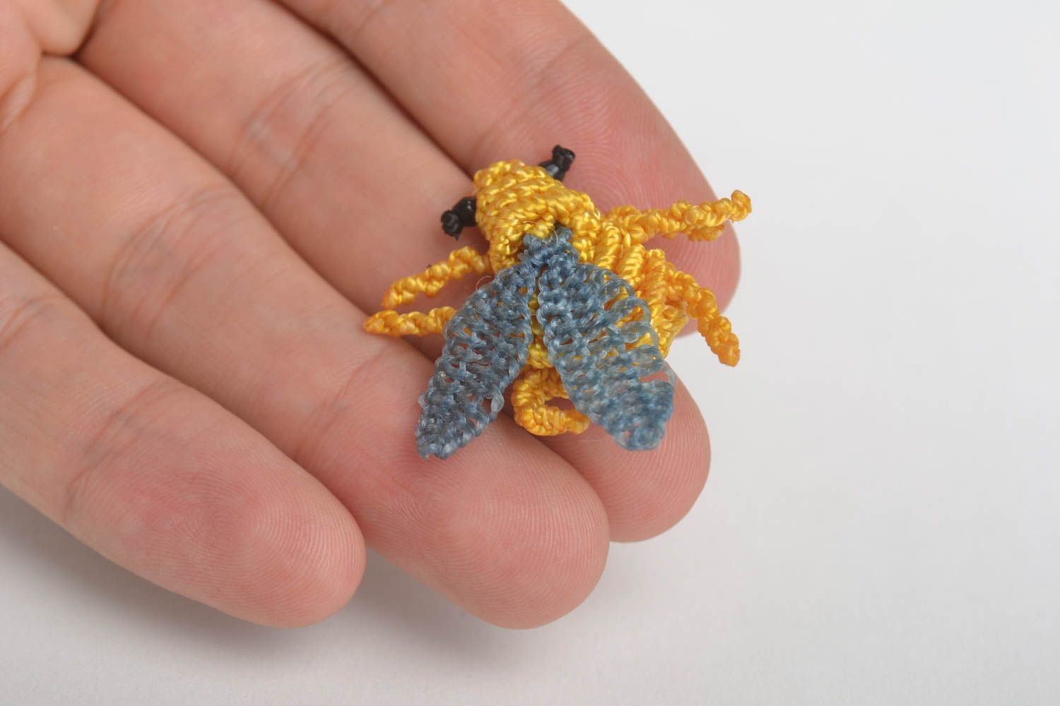 Brosche Tier handgemachter Schmuck Accessoires für Frauen in Gelb geflochten foto 5