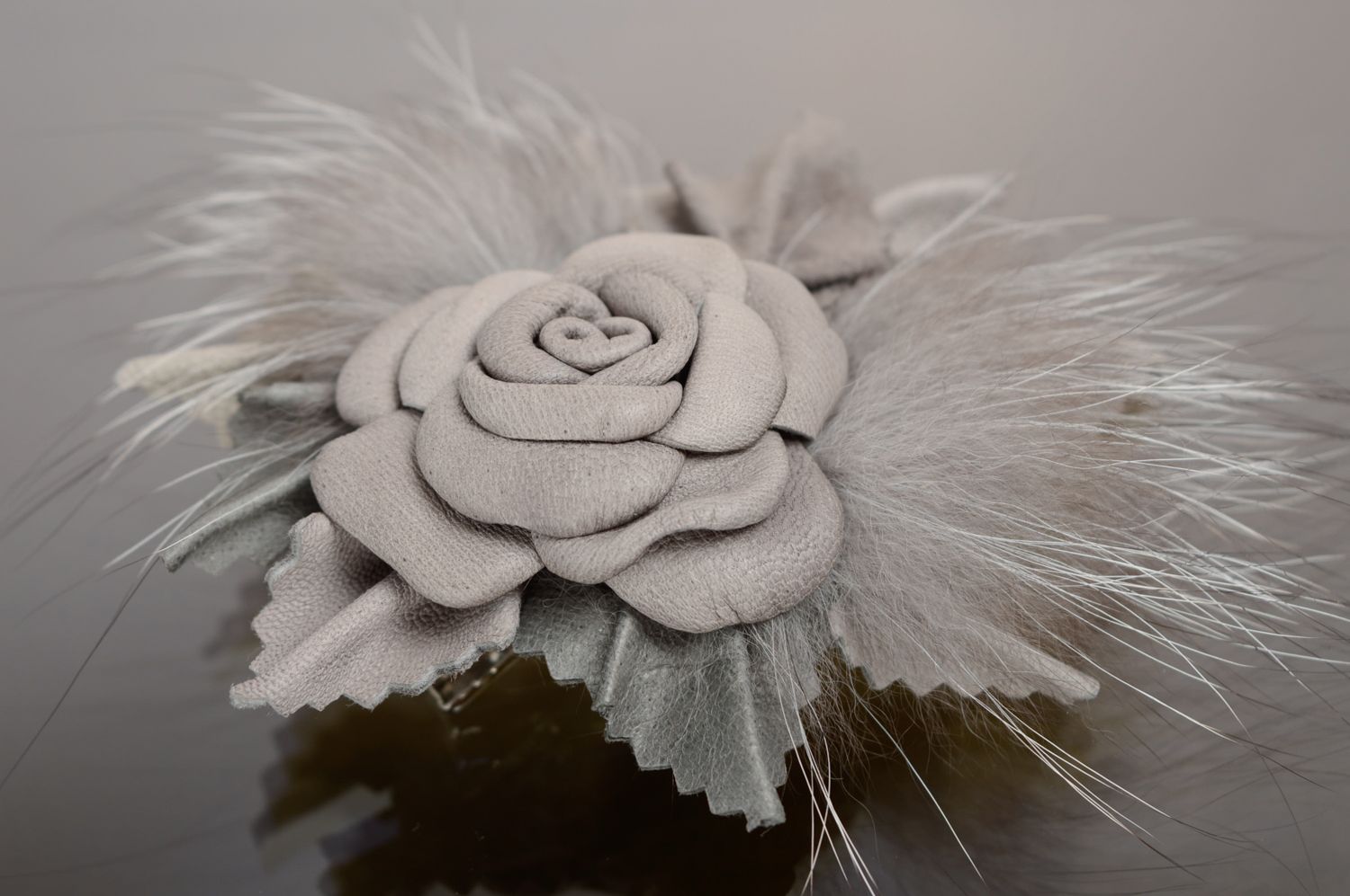 Gray leather floral brooch photo 1