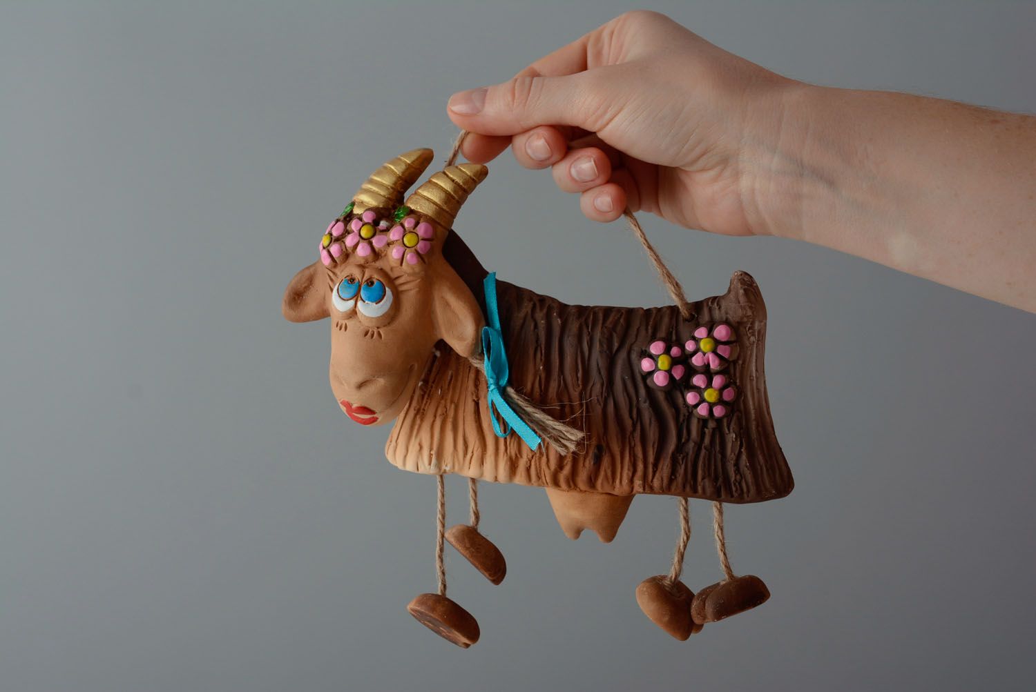 Suspension décorative en céramique Chèvre faite main photo 2