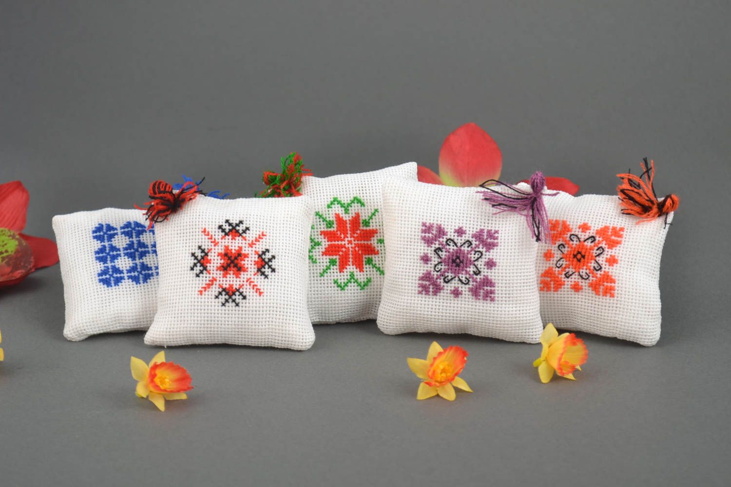 Handmade pin cushions 5 needle cases embroidery supplies handmade gifts photo 1