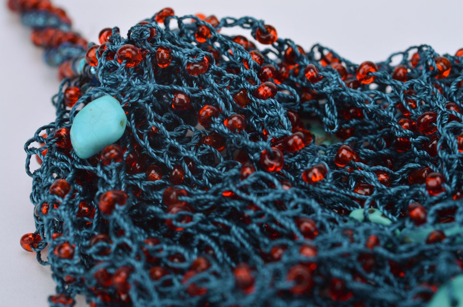 Ожерелье из бисера ручной работы с голубым кораллом женское нарядное красивое фото 3