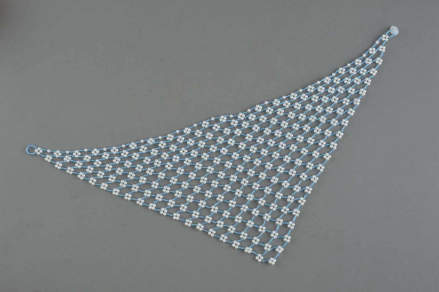 Handmade Collier aus Glasperlen in Form vom Halstuch in Blau und Weiß für Damen foto 2