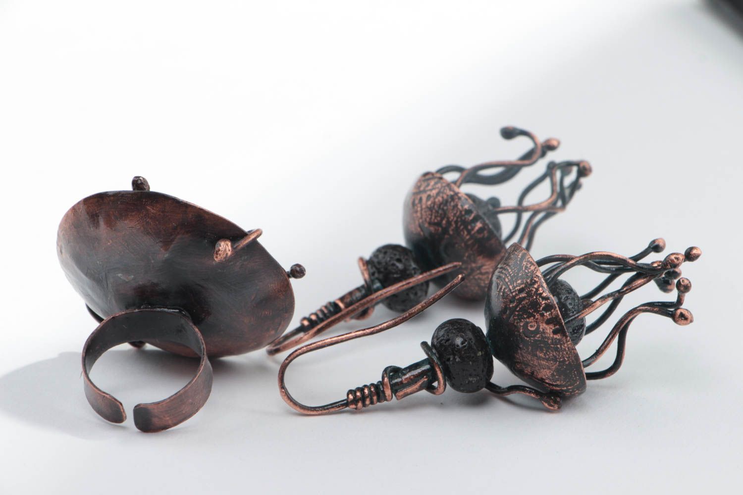 Conjunto de joyas de cobre de pendientes y anillo artesanales originales Medusas foto 3