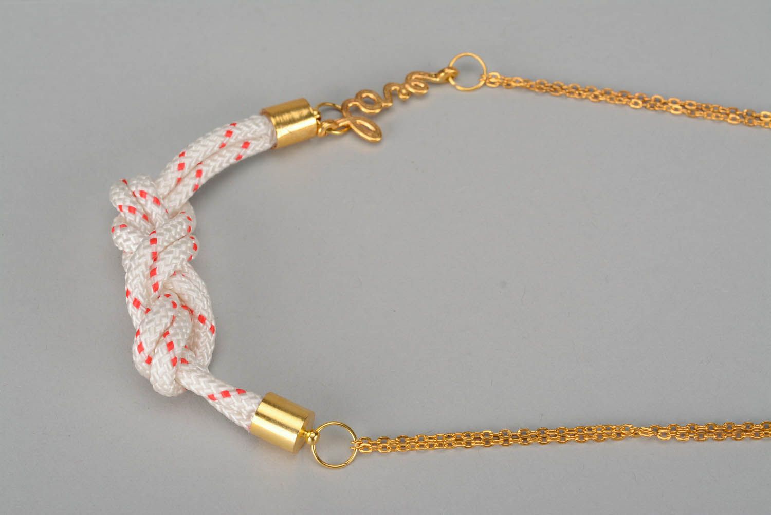 Necklace made of string Love photo 2