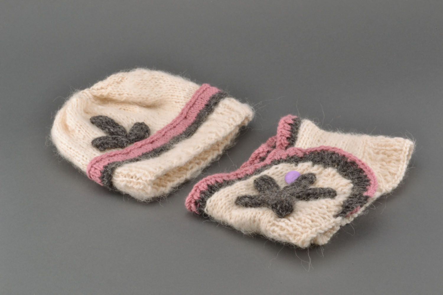 Conjunto de acessórios de inverno: gorro e cachecol de lã feitos à mão  foto 1