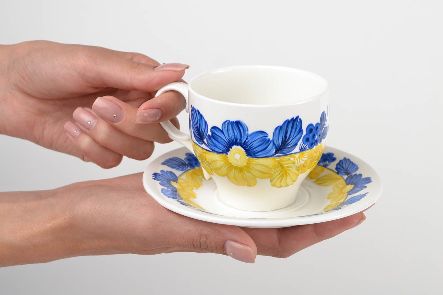 8 oz ceramic cup with handle and saucer in white, blue, yellow colors photo 2