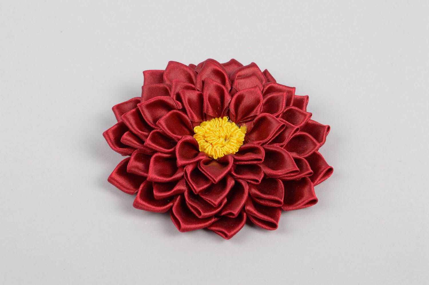 Bordeauxrote Blume Haarspange handgemachter Schmuck Accessoire für Mädchen  foto 2