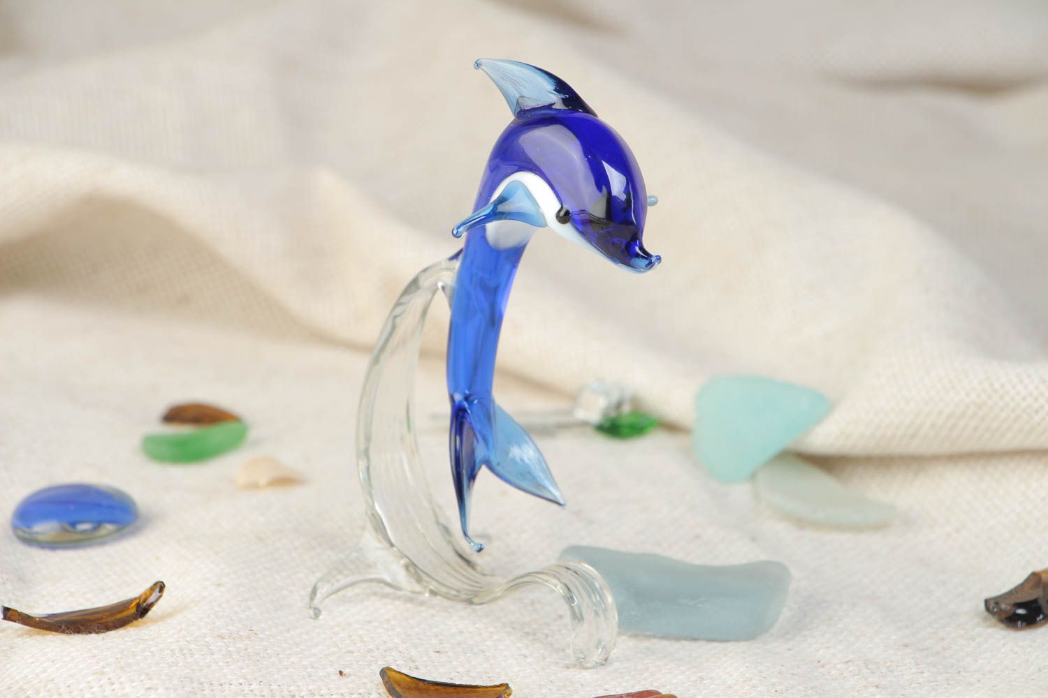 Figurine en verre bleu faite main en forme de dauphin technique lampwork photo 1