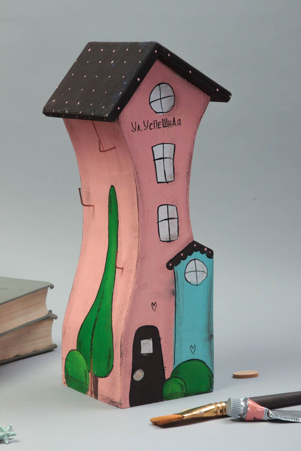 Maisonnette en bois fait main Petite statuette rose bleu design Déco intérieur photo 1