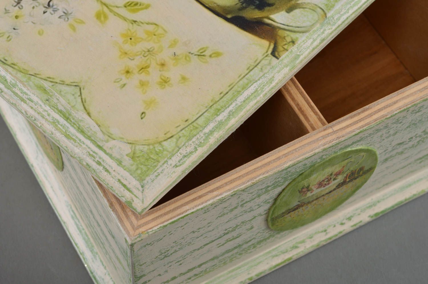 Caja de madera original hermosa para té hecha a mano en técnica de decoupage foto 3