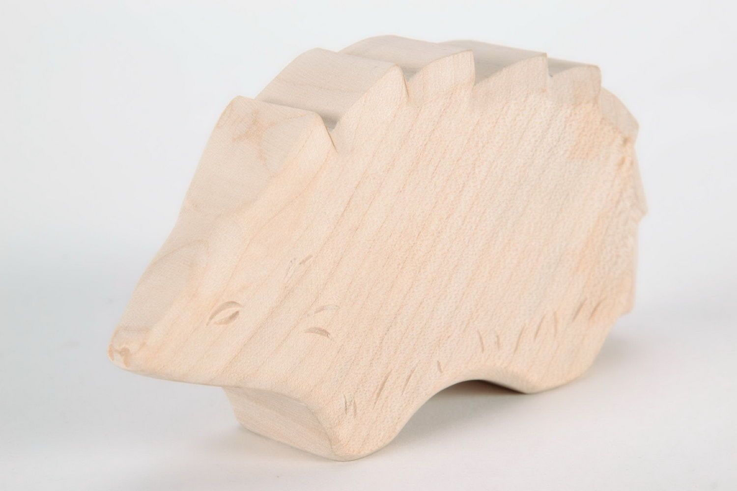 Estatuilla de madera tallada a mano Erizo foto 3