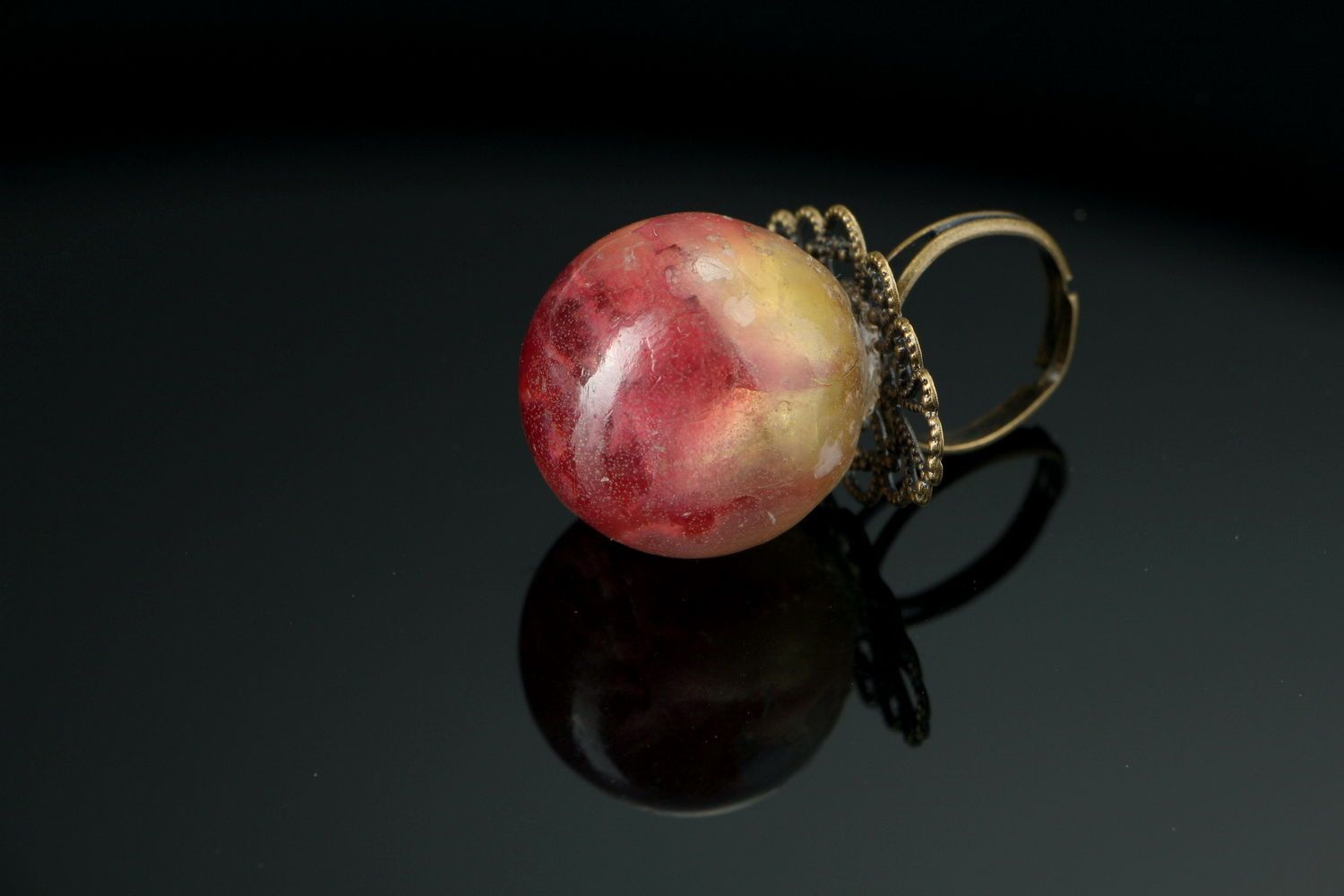Ring made of rose embedded in epoxy photo 2