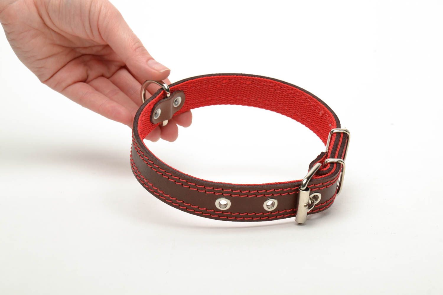 Collier de chien original fait main en cuir naturel de couleur rouge accessoire photo 5