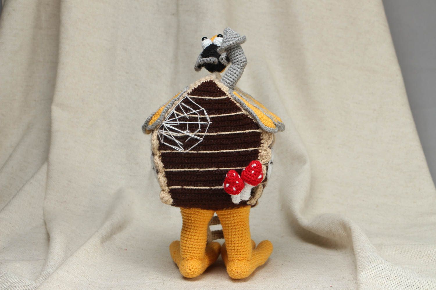 Designer crochet toy Hut on Chicken Legs photo 3