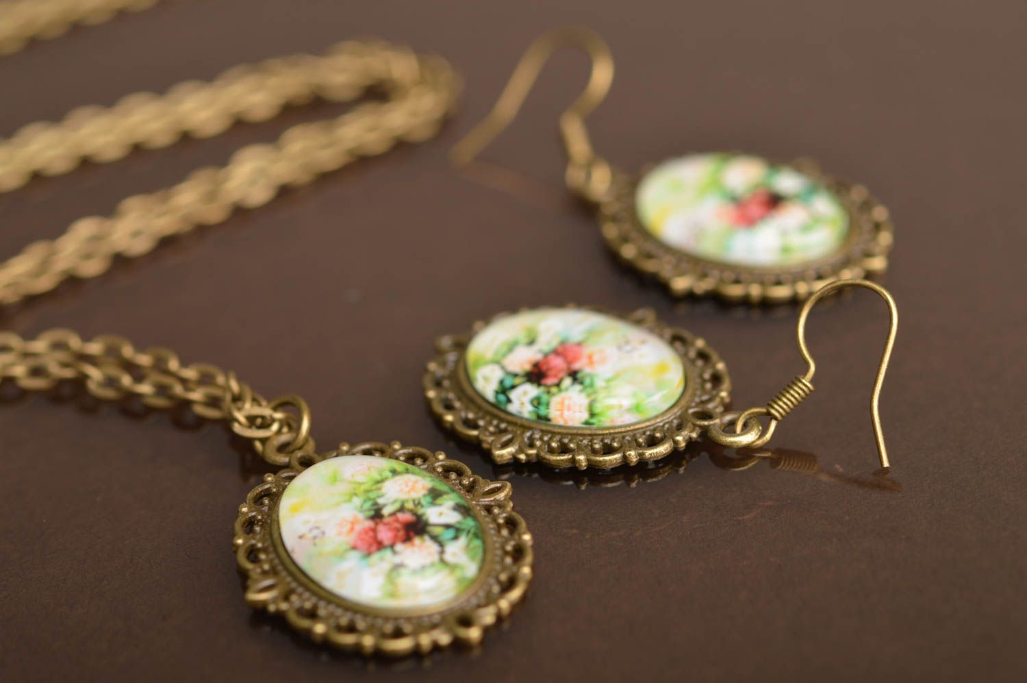 Homemade designer jewelry set vintage metal pendant and earrings with print photo 5