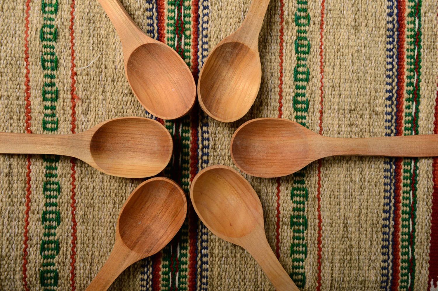 Set of six wooden spoons photo 1