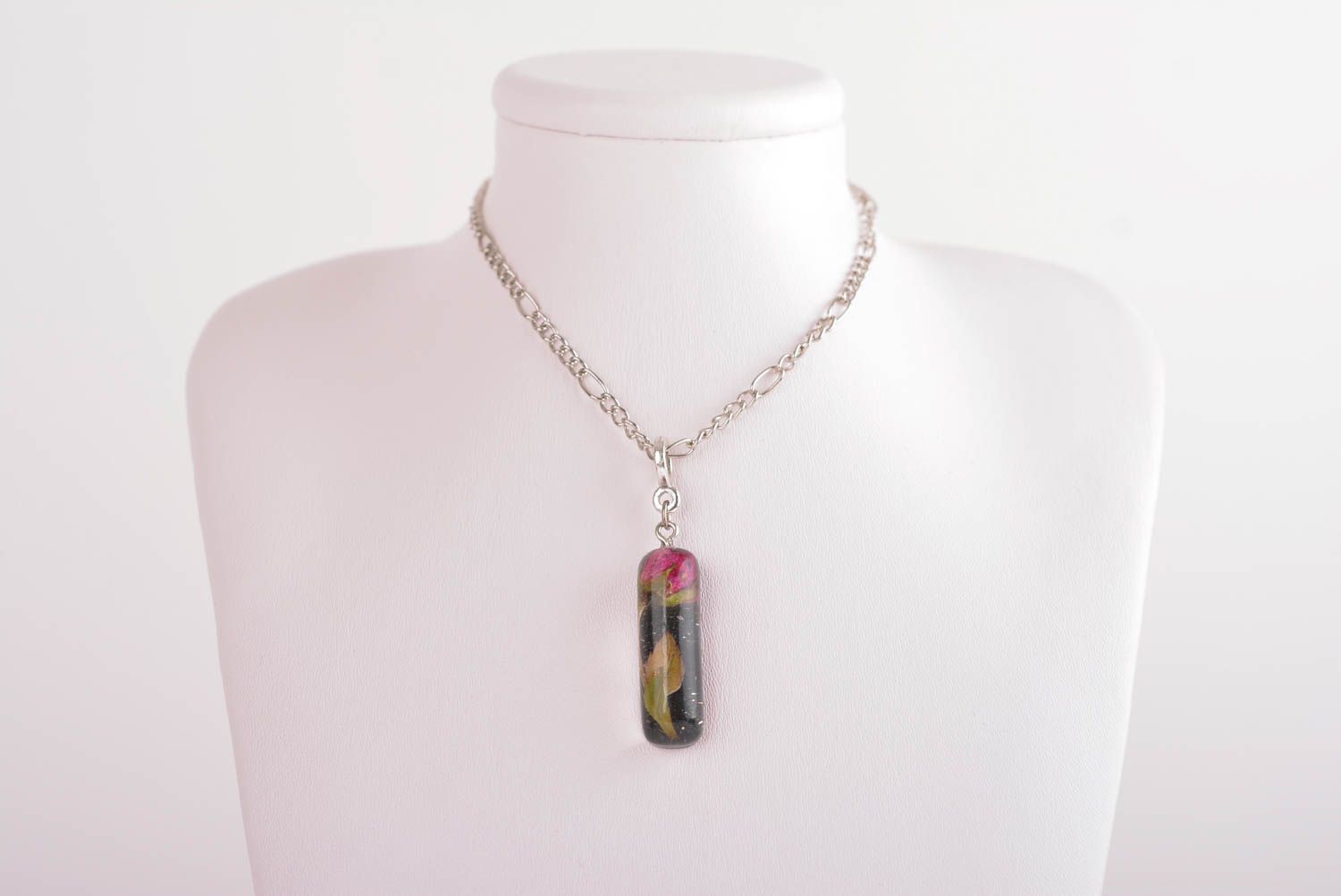 Handmade pendant unusual pendant epoxy resin pendant with dried flowers photo 3