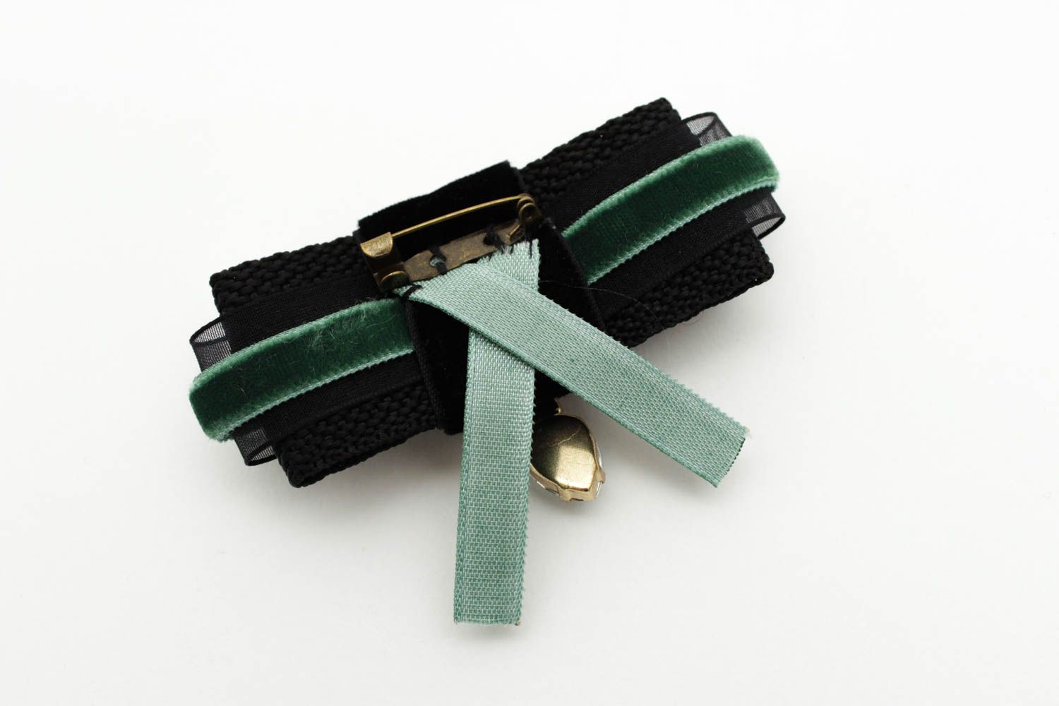 Broche fantaisie Bijou fait main noir-vert foncé vintage en tissus Cadeau femme photo 4